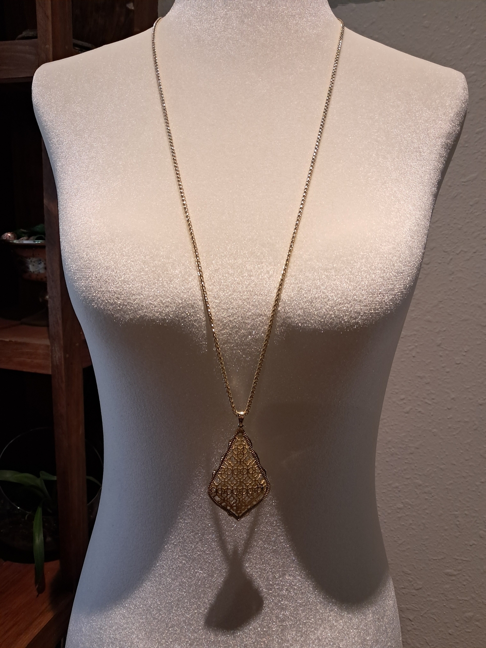 Kendra Scott Gold Filigree Teardrop Pendant Necklace And Earring Matching Set